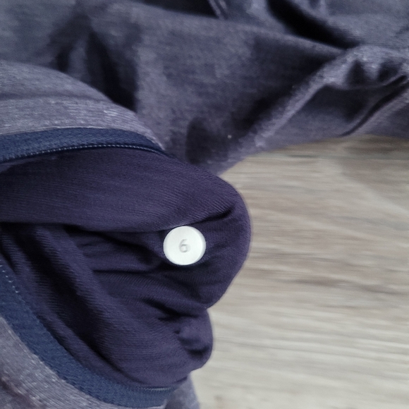 (6) Lululemon jacket! - Picture 7 of 7